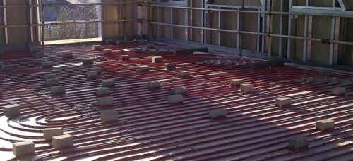 l'installazione delle serpentine è uno dei passaggi fondamentali per la realizzazione di un impianto di riscaldamento a pavimento.